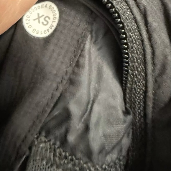 Lululemon Black Puffer Jacket with Quilted Design Sz XS - Picture 7 of 7